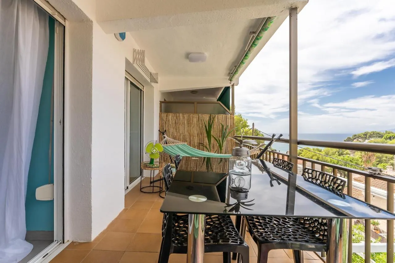 Apartment Beach Front Retro Hideaway In Salou