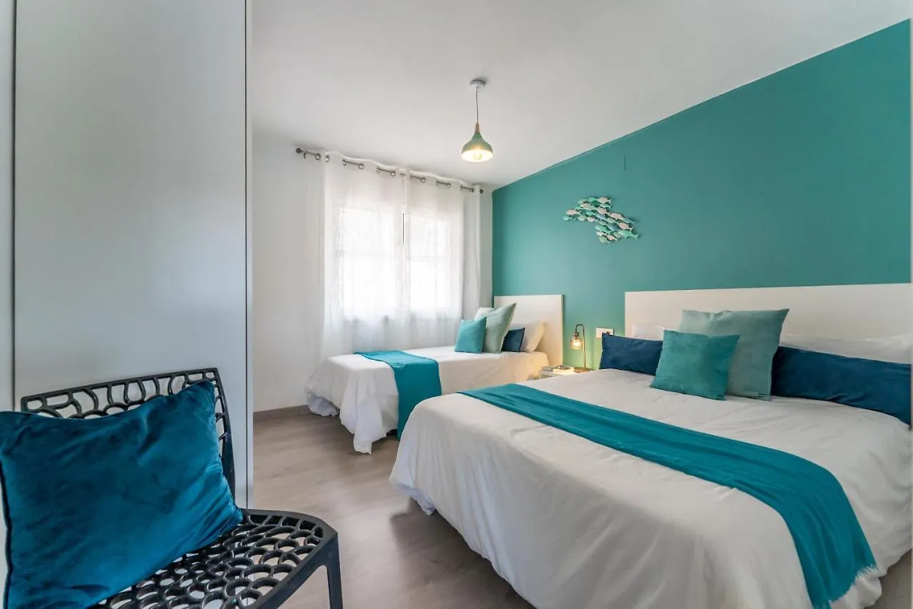 Beach Front Retro Hideaway In Salou Apartment