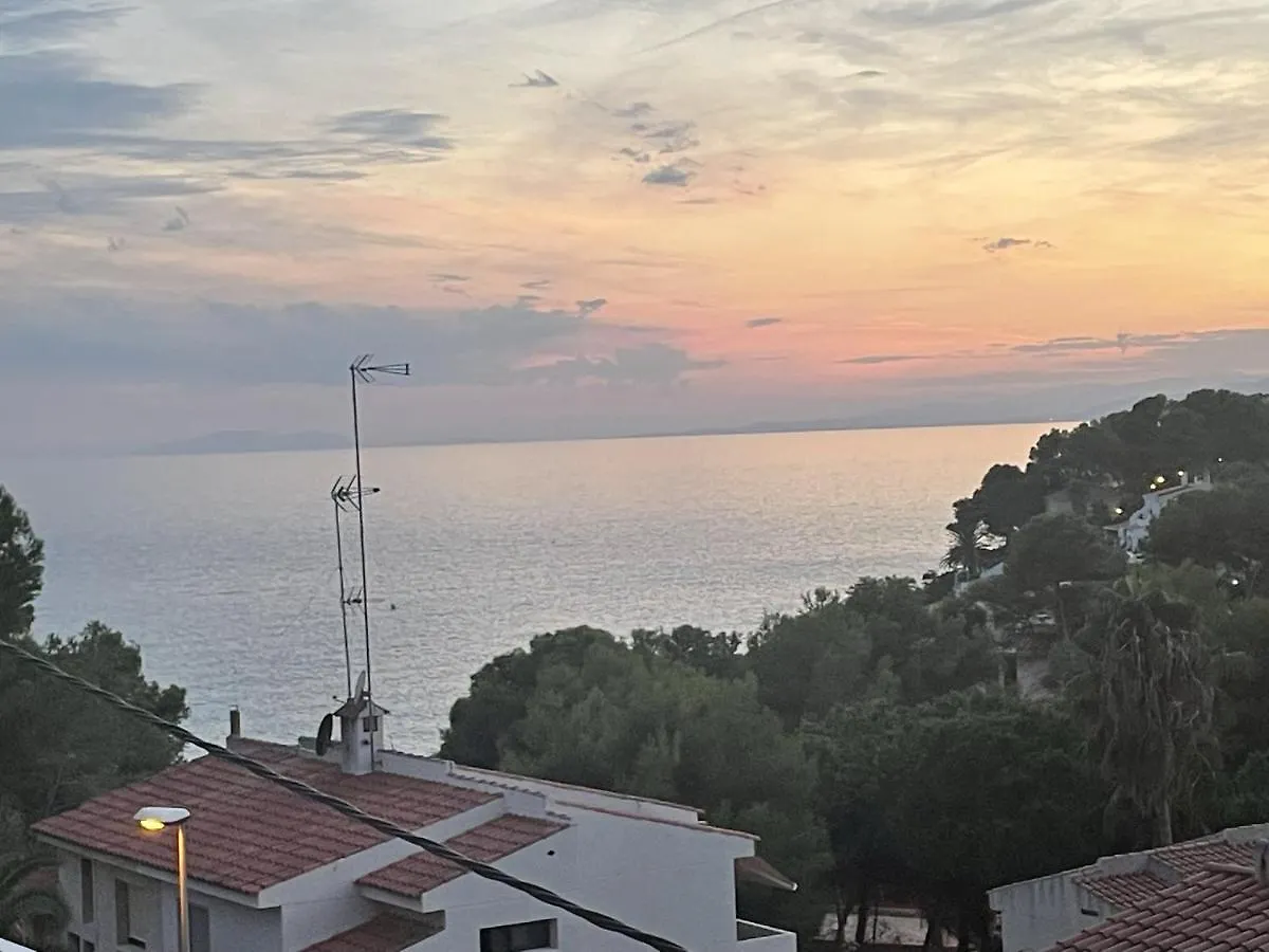Beach Front Retro Hideaway In Σαλού Διαμέρισμα