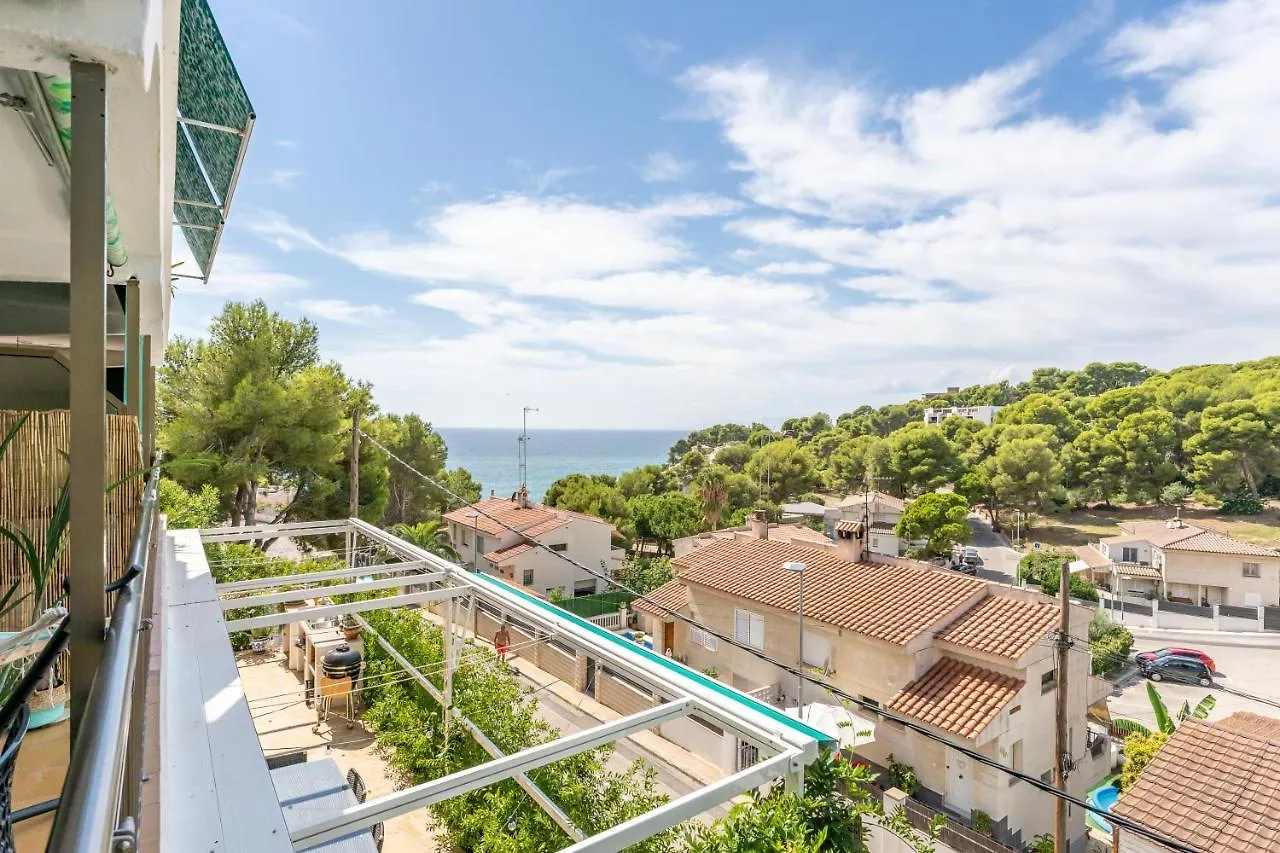 Beach Front Retro Hideaway In Σαλού Διαμέρισμα