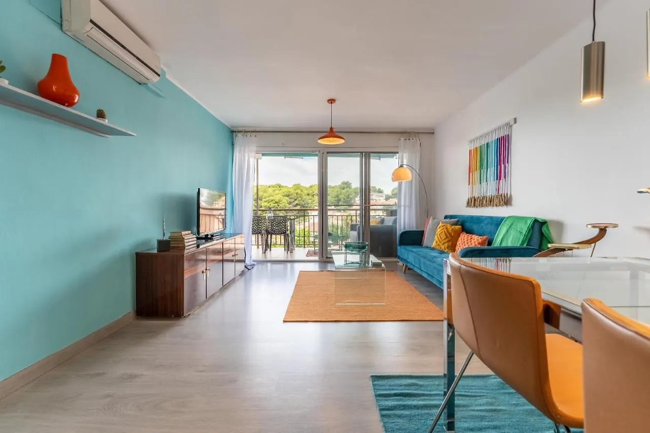 Apartment Beach Front Retro Hideaway In Salou