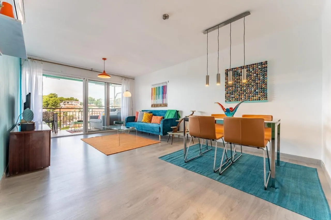Beach Front Retro Hideaway In Σαλού Διαμέρισμα